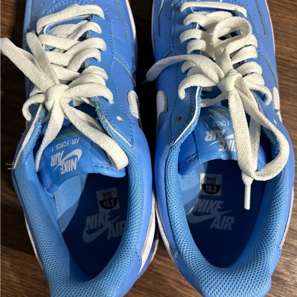 LIKE NEW UNC Mens Air Force 1. Color of the month Mens 10.5 - Picture 5 of 5